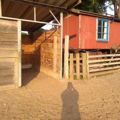 Roter Bauwagen. 
