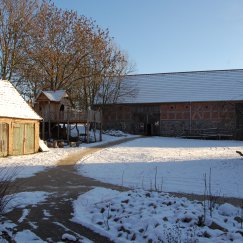 &quot;Schweinestall&quot;, Sattelkammer und Scheune. 