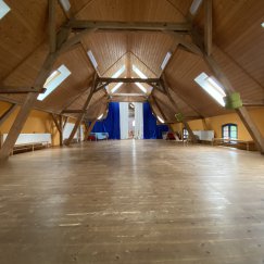 Der Mehrzweckraum. 